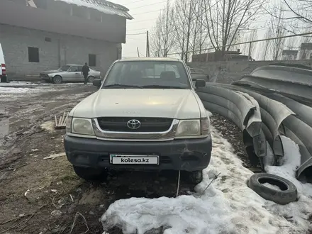Toyota Hilux 2005 года за 2 800 000 тг. в Алматы
