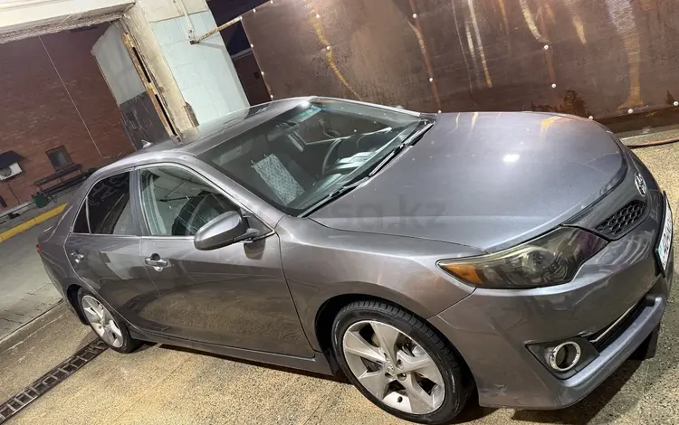 Toyota Camry 2014 года за 7 700 000 тг. в Актобе