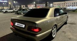 Mercedes-Benz E 320 1996 годаүшін3 600 000 тг. в Тараз – фото 2