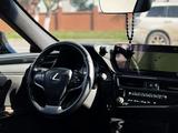 Lexus ES 250 2022 годаүшін20 500 000 тг. в Петропавловск – фото 3