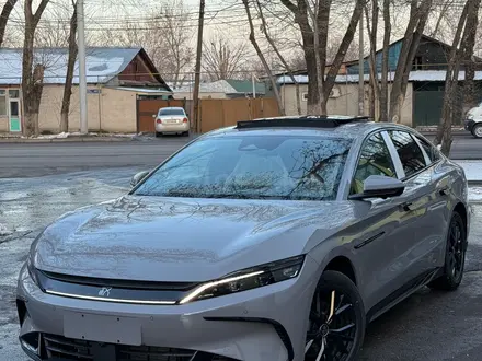 BYD Han 2025 года за 15 300 000 тг. в Алматы – фото 6