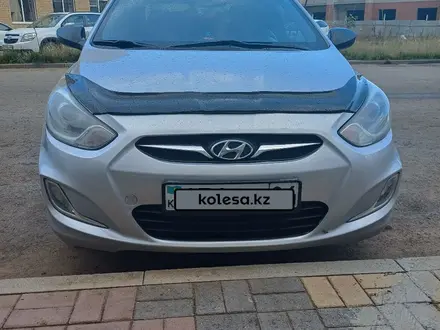 Hyundai Accent 2013 года за 5 000 000 тг. в Актобе – фото 2