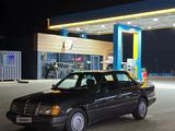 Mercedes-Benz E 200 1993 года за 950 000 тг. в Шымкент – фото 4