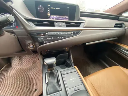Lexus ES 250 2019 года за 13 014 400 тг. в Алматы – фото 9