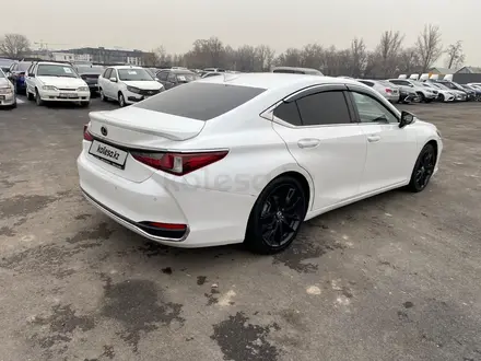 Lexus ES 250 2019 года за 13 014 400 тг. в Алматы – фото 6