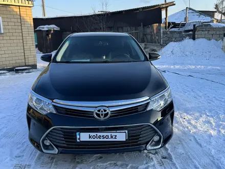 Toyota Camry 2015 года за 12 600 000 тг. в Павлодар – фото 2