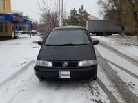 Volkswagen Sharan 1997 годаүшін2 150 000 тг. в Актобе