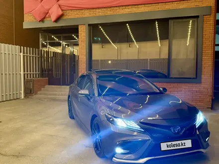Toyota Camry 2021 года за 14 500 000 тг. в Атырау – фото 10