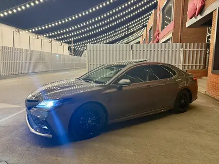 Toyota Camry 2021 года за 14 500 000 тг. в Атырау – фото 8