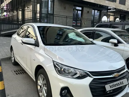 Chevrolet Onix 2025 года за 6 700 000 тг. в Алматы – фото 2