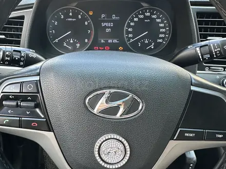 Hyundai Elantra 2018 года за 7 600 000 тг. в Алматы – фото 4