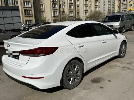 Hyundai Elantra 2018 года за 7 600 000 тг. в Алматы – фото 2