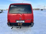 Volkswagen Multivan 1995 года за 3 500 000 тг. в Караганда – фото 4