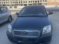 Toyota Avensis 2005 годаfor3 700 000 тг. в Актау