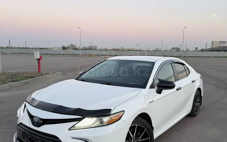 Toyota Camry 2021 года за 12 800 000 тг. в Караганда