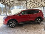 Hyundai Santa Fe 2021 года за 12 460 000 тг. в Астана – фото 2