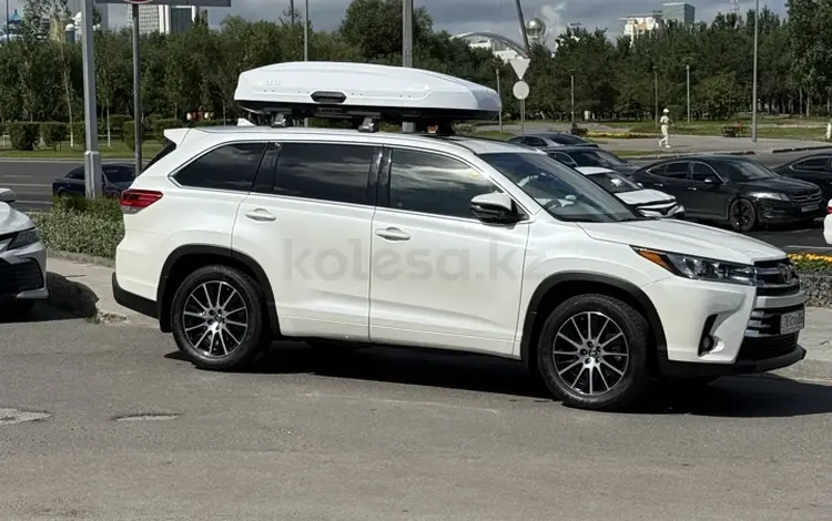 Toyota Highlander 2019 годаүшін24 000 000 тг. в Атырау