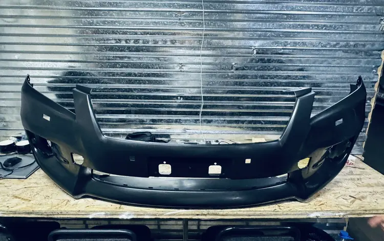 Передний бампер на Toyota Rav4 за 30 000 тг. в Алматы