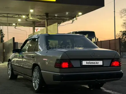 Mercedes-Benz E 230 1989 года за 1 200 000 тг. в Алматы