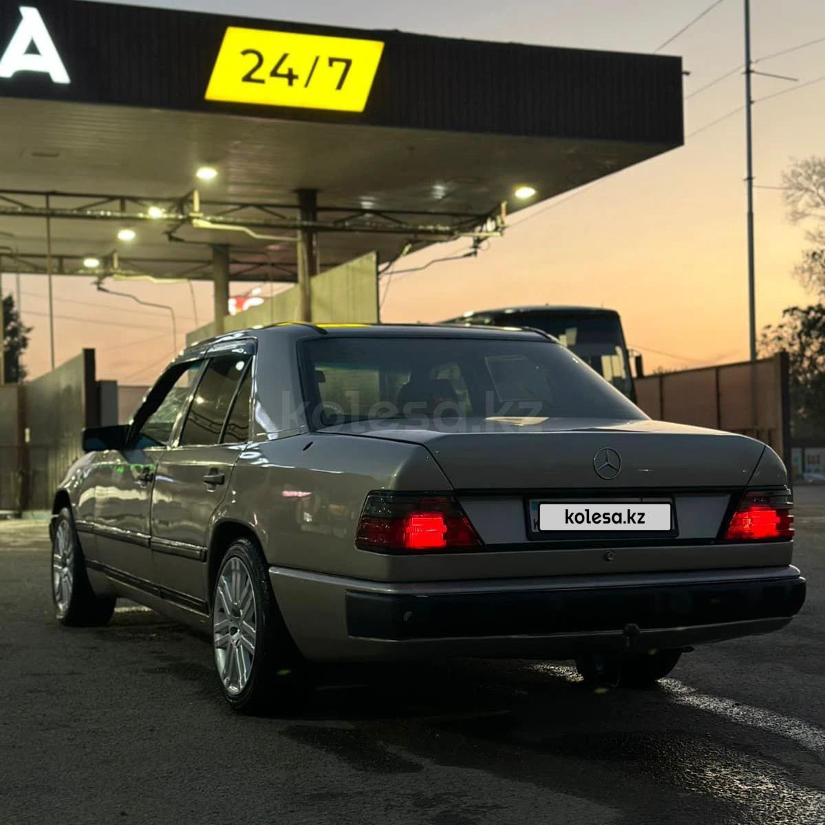 Mercedes-Benz E 230 1989 г.