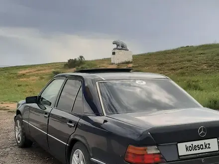 Mercedes-Benz E 220 1991 года за 1 200 000 тг. в Шымкент