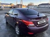 Hyundai Solaris 2013 года за 2 900 000 тг. в Атырау – фото 2