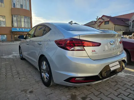 Hyundai Elantra 2019 года за 6 200 000 тг. в Актау – фото 3