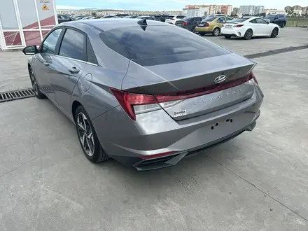 Hyundai Elantra 2022 года за 11 500 000 тг. в Актобе – фото 3