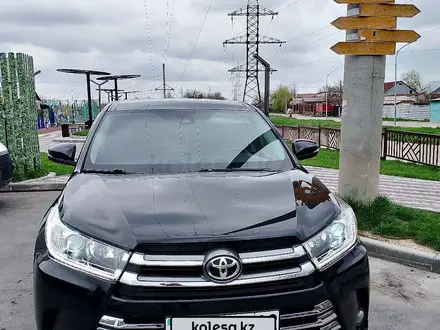 Toyota Highlander 2018 года за 17 000 000 тг. в Алматы – фото 2
