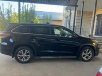 Toyota Highlander 2015 годаүшін10 000 000 тг. в Шымкент