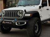 Jeep Wrangler 2024 года за 35 500 000 тг. в Астана – фото 2