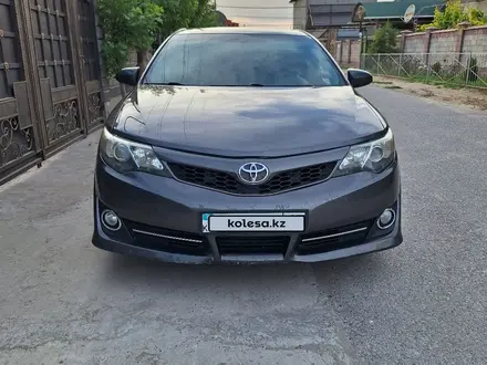 Toyota Camry 2014 года за 9 300 000 тг. в Шымкент – фото 2