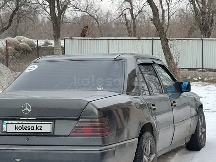 Mercedes-Benz E 260 1990 года за 1 600 000 тг. в Алматы – фото 3