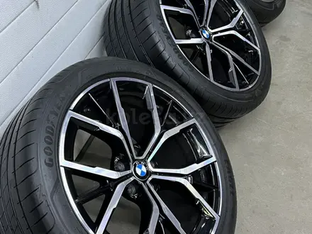 19 оригинальные диски на BMW F90 + летние шины GoodYear за 850 000 тг. в Алматы