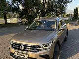 Volkswagen Tiguan 2021 года за 16 500 000 тг. в Алматы – фото 3