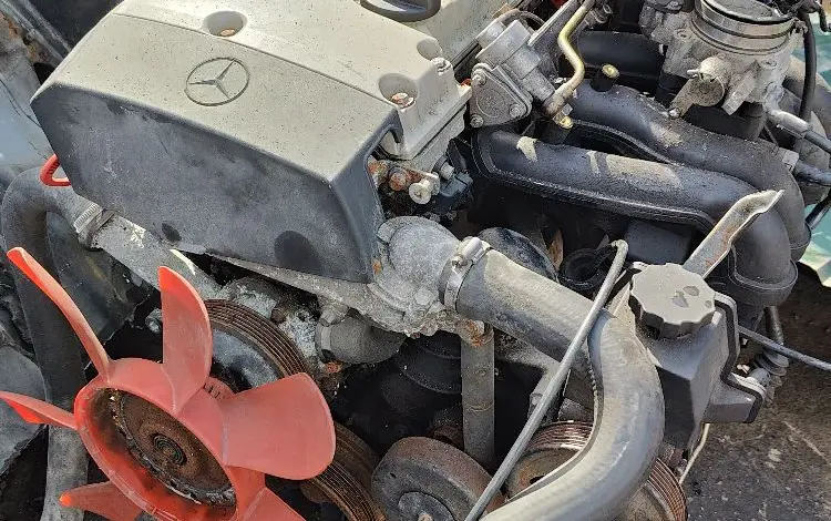 Двигатель мотор движок Мерседес цешка лупарь 1.8 w202 111for250 000 тг. в Алматы
