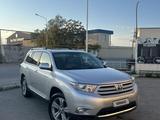 Toyota Highlander 2012 года за 9 700 000 тг. в Актау