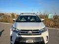 Toyota Highlander 2016 годаfor13 200 000 тг. в Караганда