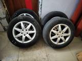 Резина с дисками 225/65 r17 за 220 000 тг. в Атырау