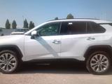 Toyota RAV4 2023 годаүшін19 800 000 тг. в Петропавловск – фото 3