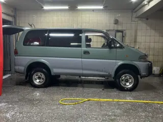Mitsubishi Delica