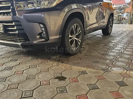 Toyota Highlander 2019 года за 20 800 000 тг. в Алматы – фото 6