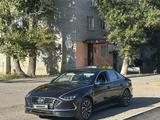 Hyundai Sonata 2022 года за 9 800 000 тг. в Семей – фото 2