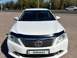 Toyota Camry 2012 года за 7 900 000 тг. в Уральск – фото 2