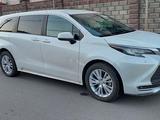 Toyota Sienna 2022 года за 29 000 000 тг. в Алматы