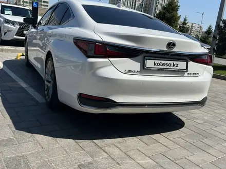 Lexus ES 250 2018 года за 21 000 000 тг. в Астана – фото 3