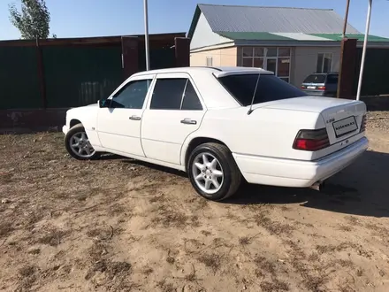 Mercedes-Benz E 280 1995 года за 2 500 000 тг. в Алматы – фото 2