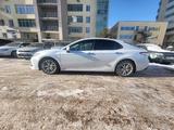 Toyota Camry 2018 года за 11 200 000 тг. в Астана – фото 3