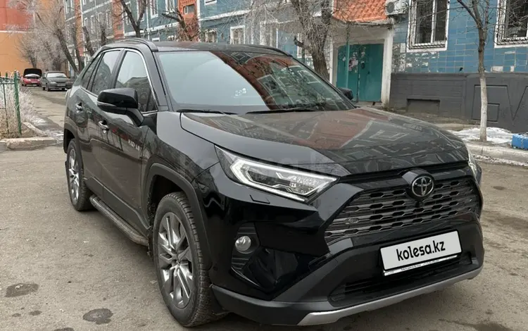 Toyota RAV4 2022 годаfor18 900 000 тг. в Жезказган