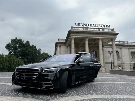 Mercedes-Benz S 500 2022 года за 84 000 000 тг. в Алматы – фото 2